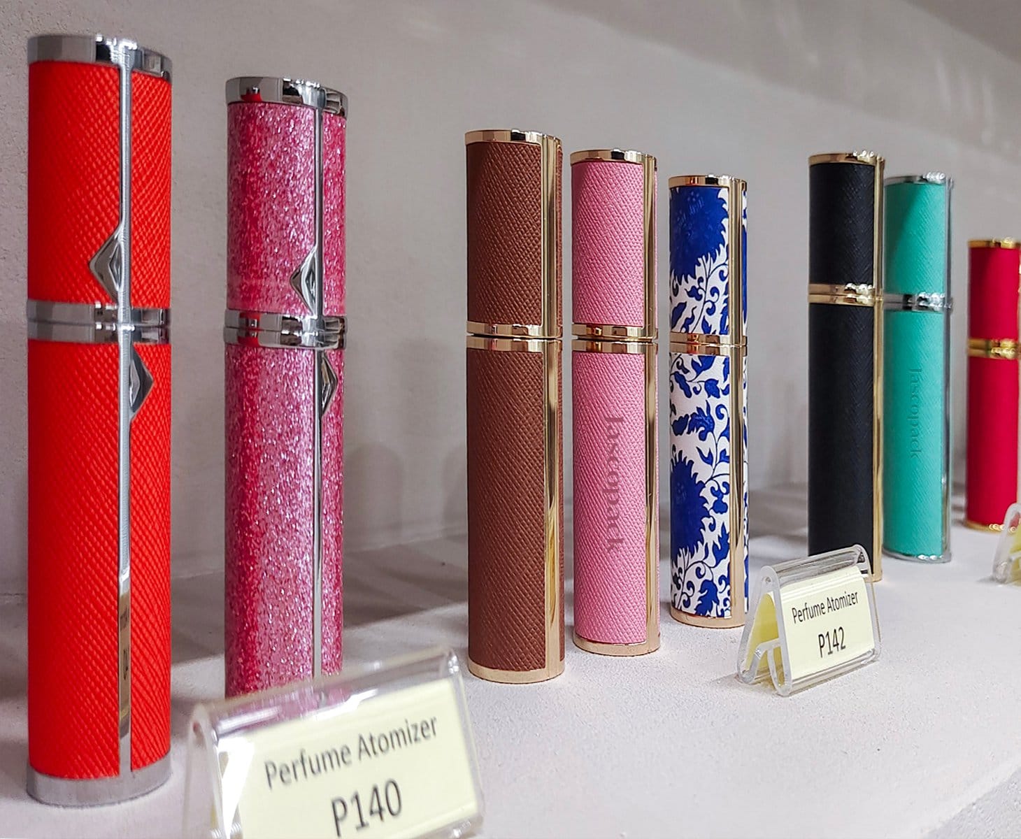 Customized Pretty Perfume Bottles Colors