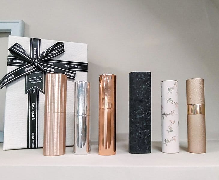 Customized Finishes On Perfume Bottles Make Them Luxurious