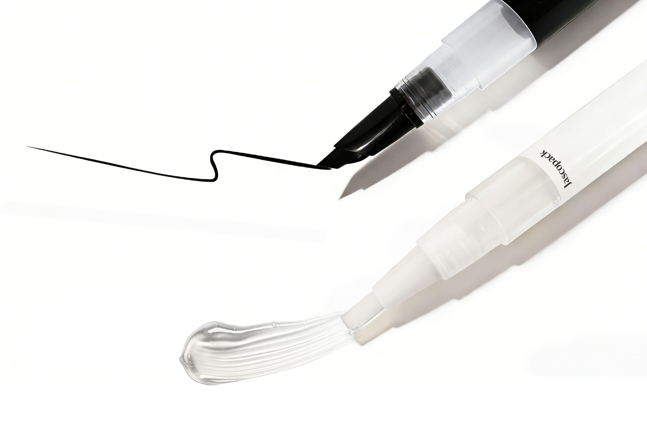 What is the difference between gel cosmetic pen and liquid eyeliner pen